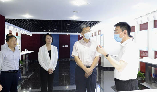 中國科學(xué)技術(shù)協(xié)會黨組書記懷進(jìn)鵬一行調(diào)研高德紅外